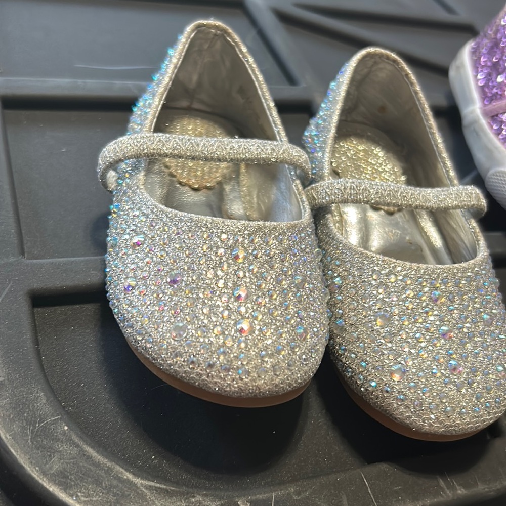 Toddler size 4 dream pairs silver sparkly shoes free ship